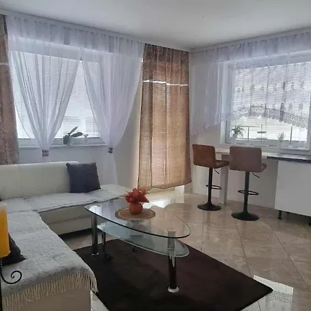 Appartement V Centre V Apartmanovom Dome Enzo S Garazovym Statim Piest'any